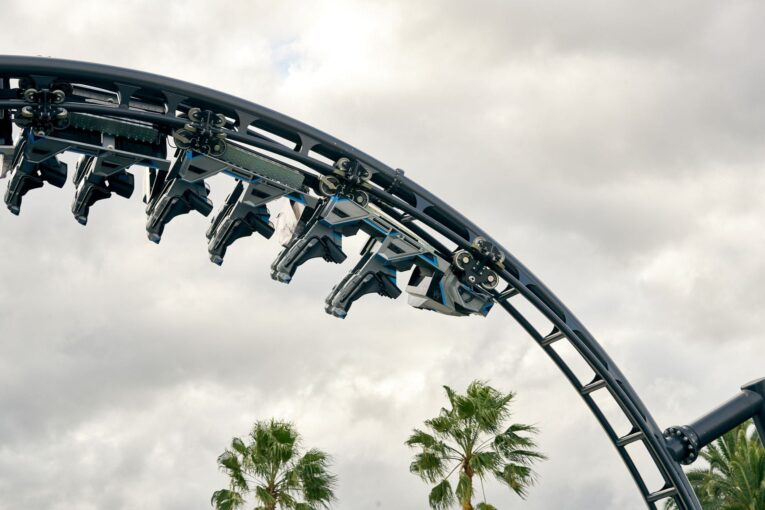 Jurassic World VelociCoaster: Eröffnugn der Achterbahn angekündigt