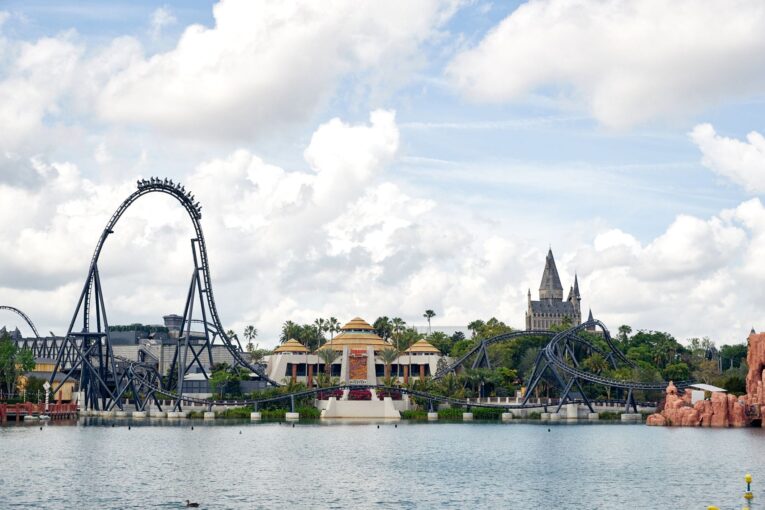 Eröffnungsdatum für Jurassic World VelociCoaster: Achterbahn in Islands of Adventure Park