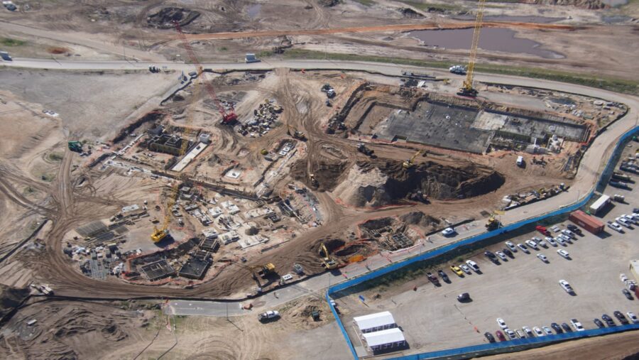 Übersicht über den «Super Nintendo World»-Bereich in Universal’s Epic Universe. Oben rechts: Donkey Kong Coaster, Unten links: Yoshi's Adventure, Oben Mitte: Mario Cart Attraktion.