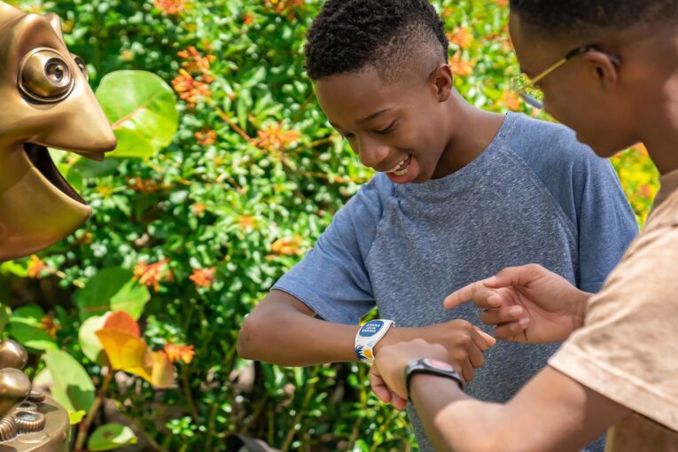 MagicBand+ - Das neue Premium-Armband