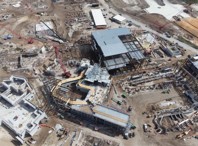 Doch auch der Rest des Super-Nintendo-World-Bereiches schiesst in die Höhe