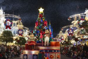 Mickey’s Once Upon a Christmastime Parade im Magic Kingdom