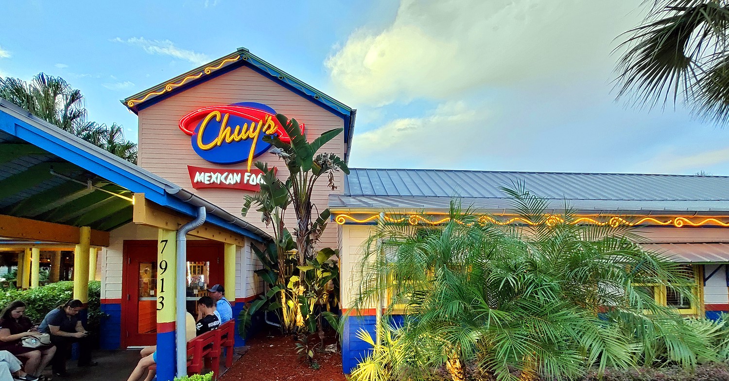 Blick auf den Eingang zu Chuys Restaurant in Kissimmee